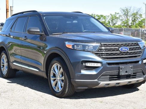 Certified 2024 Ford Explorer XLT w/ Equipment Group 202A AWD/4WD image 3