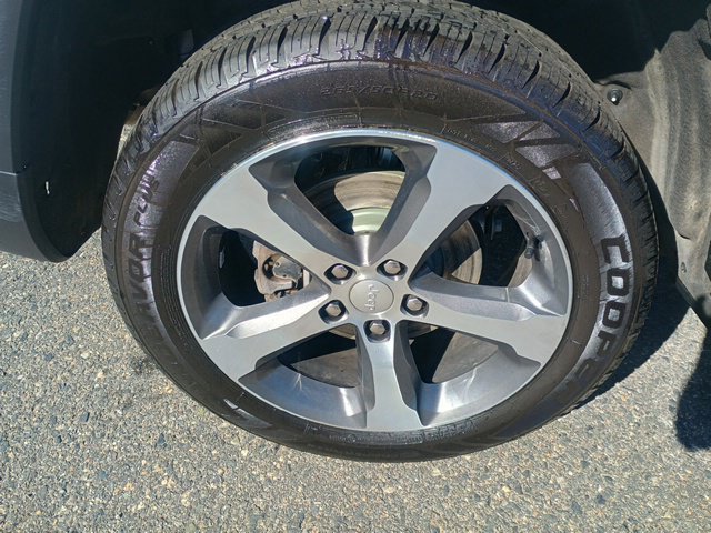 Used 2023 Jeep Grand Cherokee Limited AWD/4WD image 11
