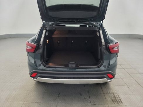 Used 2025 Chevrolet Trax LT FWD image 29