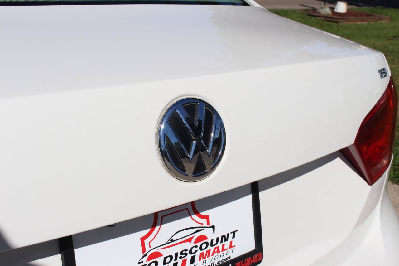 Used 2015 Volkswagen Passat 1.8T Limited Edition FWD image 41