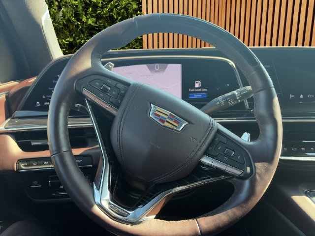 Used 2024 Cadillac Escalade ESV V w/ LPO, ONYX Package AWD/4WD image 3