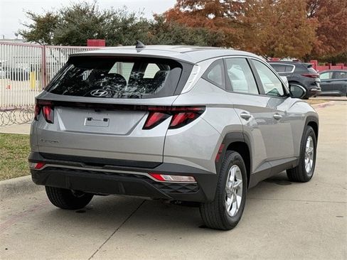 Used 2024 Hyundai Tucson SE image 4