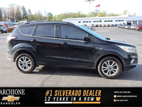 Used 2017 Ford Escape SE w/ Equipment Group 201A AWD/4WD image 1