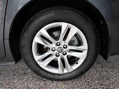 Used 2025 Toyota Sienna XLE w/ XLE Plus Package AWD/4WD image 31