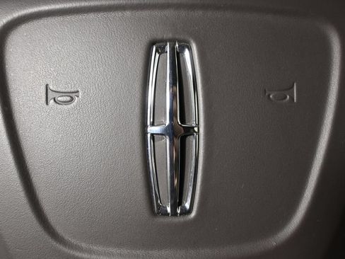 Used 2022 Lincoln Nautilus Reserve AWD/4WD image 35
