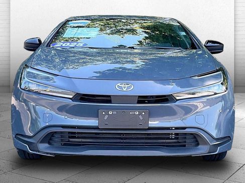 Used 2025 Toyota Prius LE AWD/4WD image 2