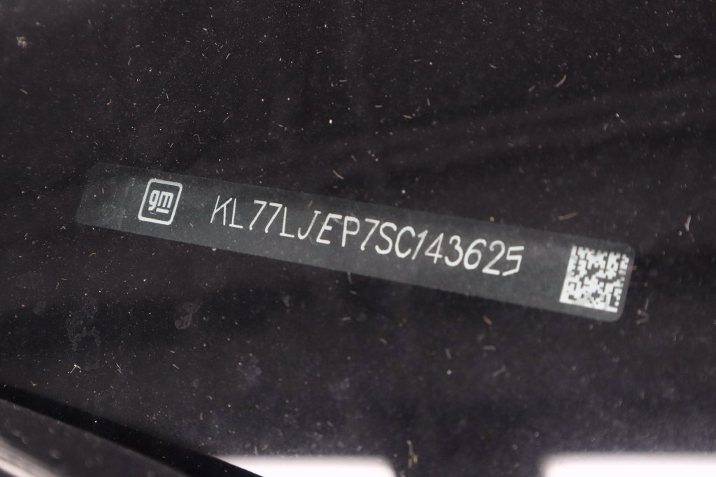 Used 2025 Chevrolet Trax RS FWD image 29