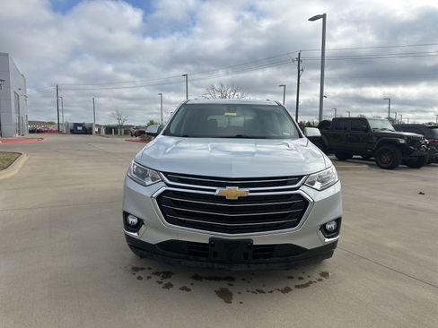 Used 2020 Chevrolet Traverse LT image 8
