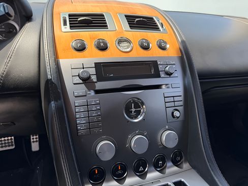 Used 2006 Aston Martin DB9 Volante RWD image 39