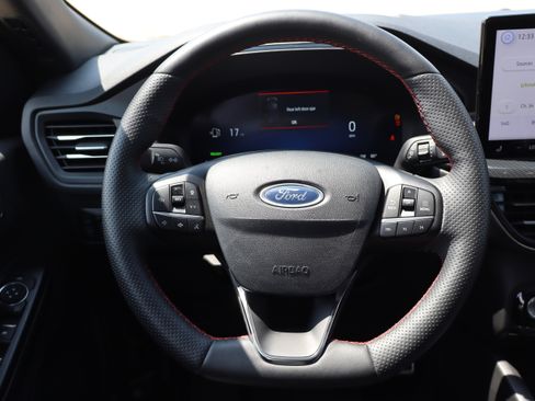 Used 2023 Ford Escape ST-Line Elite image 15