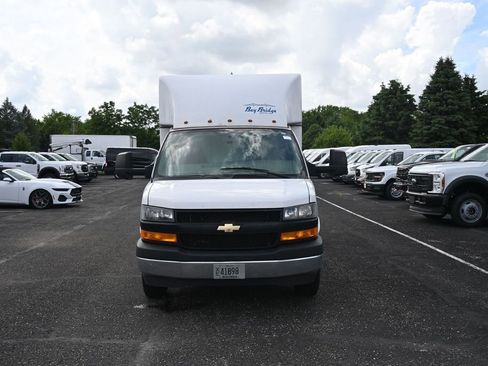 Used 2022 Chevrolet Express 3500 w/ Power Convenience Package RWD image 2