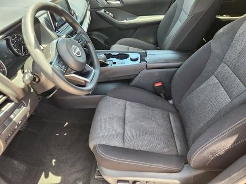 Used 2024 Nissan Rogue SV AWD/4WD image 12