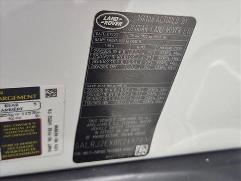 Used 2024 Land Rover Discovery S AWD/4WD image 23