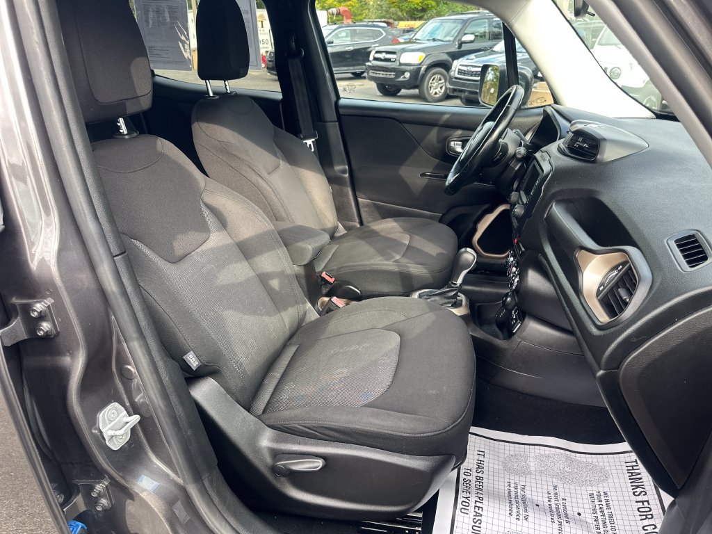 Used 2017 Jeep Renegade Latitude w/ Cold Weather Group AWD/4WD image 19
