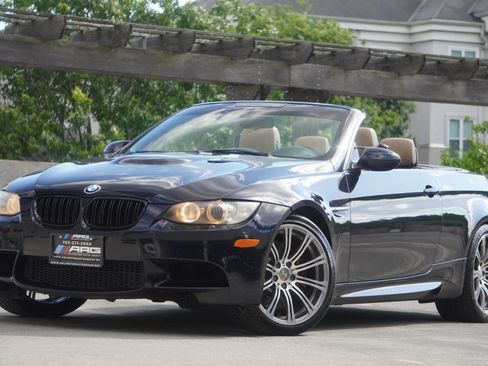 Used 2011 BMW M3 Convertible RWD image 2