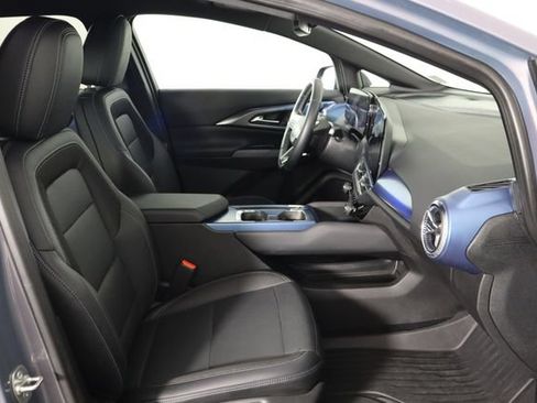 Used 2024 Chevrolet Equinox EV LT FWD image 17