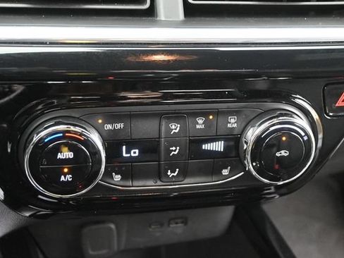 Used 2025 Chevrolet Trax RS w/ Driver Confidence Package FWD image 33