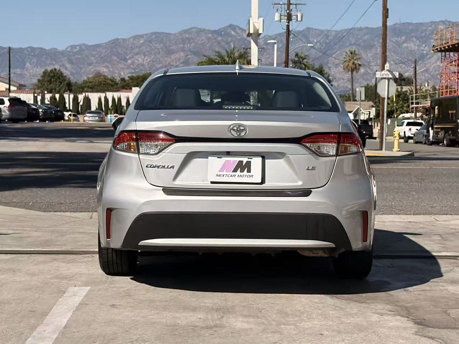 Used 2020 Toyota Corolla LE FWD image 6