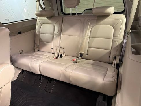 Certified 2020 Lincoln Navigator L Reserve w/ Luxury Package AWD/4WD image 32
