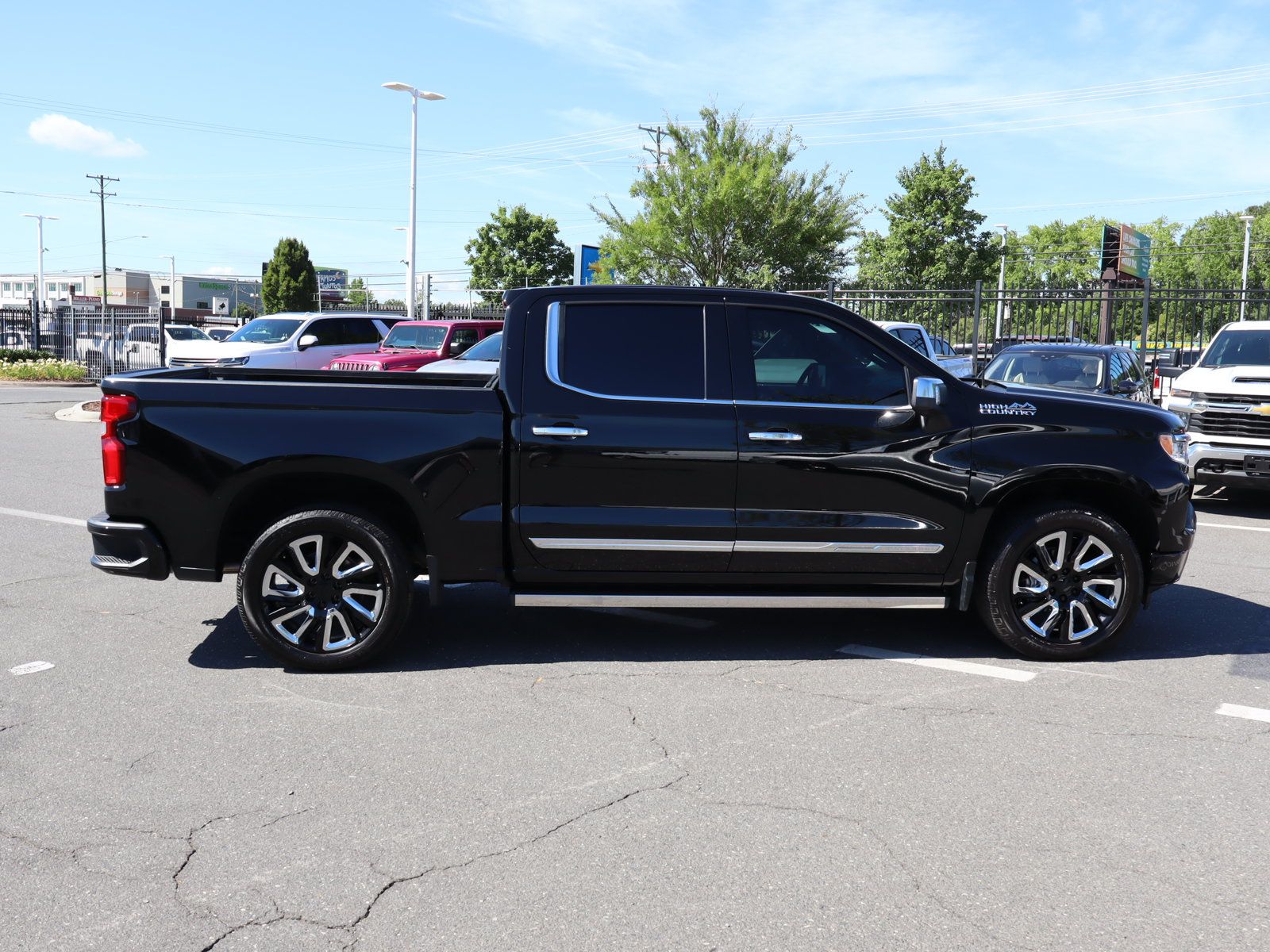 Used 2023 Chevrolet Silverado 1500 High Country w/ Technology Package AWD/4WD image 11
