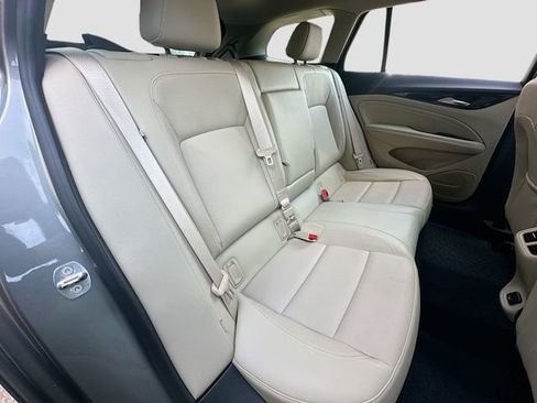 Used 2019 Buick Regal Essence w/ Driver Confidence Package I image 28