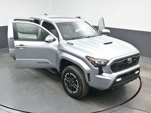 Used 2025 Toyota Tacoma TRD Sport w/ TRD Sport Upgrade Package AWD/4WD image 49