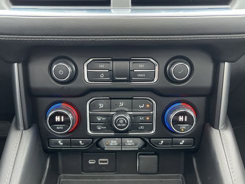 Used 2021 Chevrolet Tahoe Z71 image 25