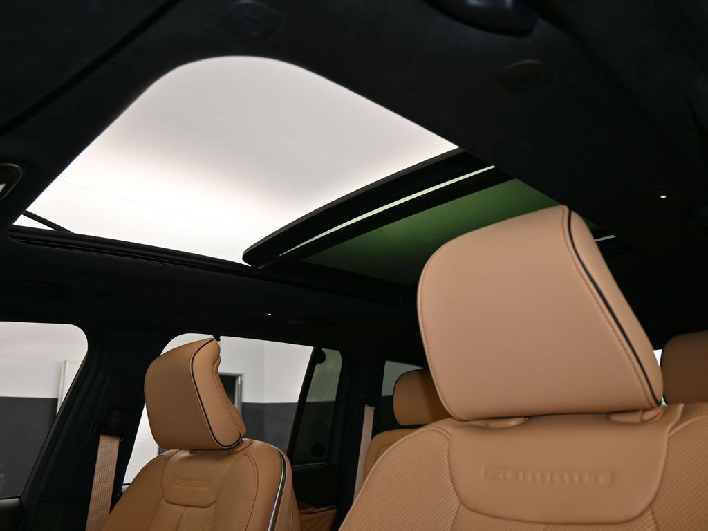New 2025 Jeep Grand Cherokee Summit AWD/4WD image 11