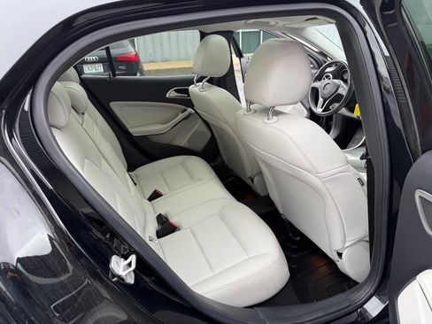 Used 2015 Mercedes-Benz GLA 250 image 17