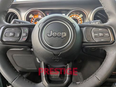 Used 2023 Jeep Gladiator Sport image 19