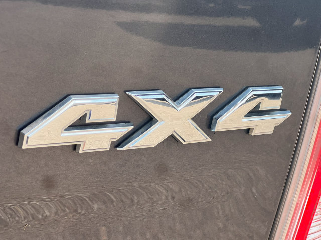 Used 2016 RAM 1500 Laramie AWD/4WD image 2
