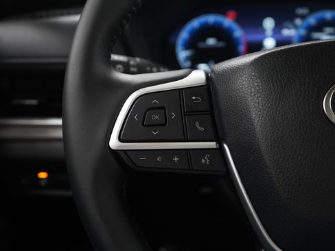 Used 2025 Toyota Grand Highlander AWD image 29