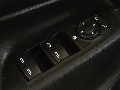 Used 2018 Chevrolet Equinox LT image 27