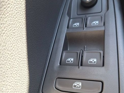 New 2026 Volkswagen Taos S FWD image 19