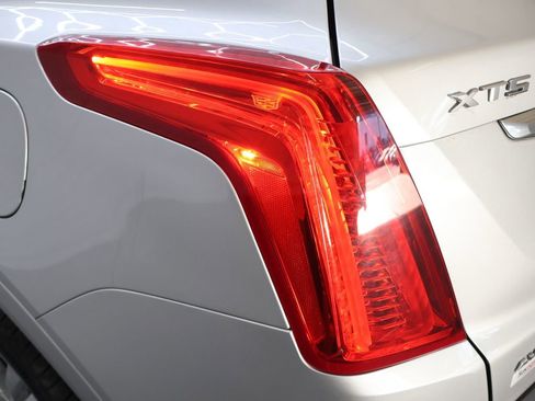 Used 2019 Cadillac XT5 Premium Luxury AWD/4WD image 29