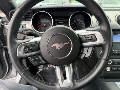 Used 2022 Ford Mustang GT RWD image 21