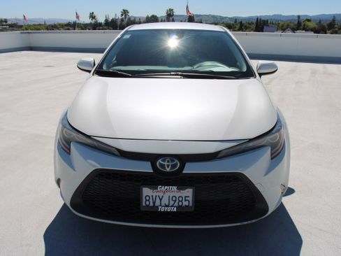 Used 2021 Toyota Corolla LE w/ Carpet Mat Package (TMS) image 7