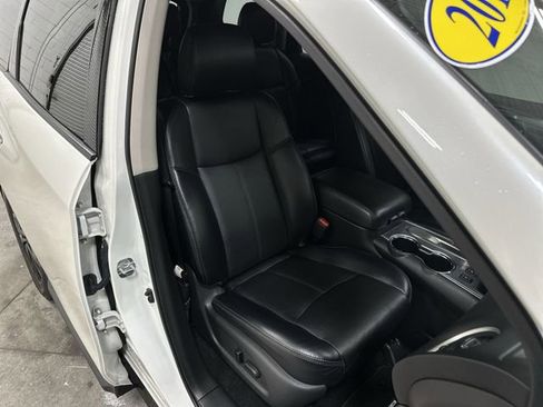 Used 2018 Nissan Pathfinder SL w/ Midnight Edition Package FWD image 29