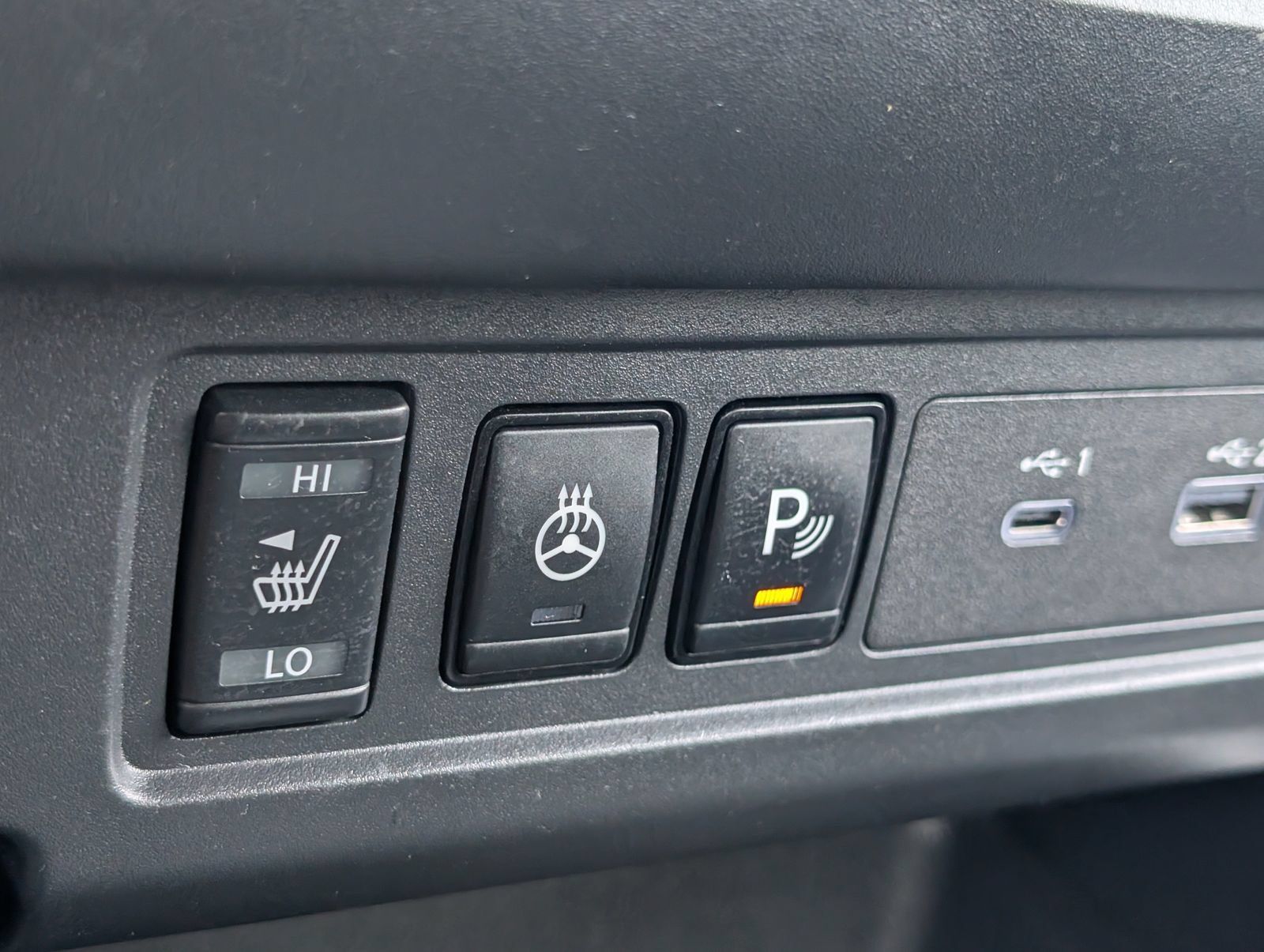 Used 2024 Nissan Frontier SL w/ Technology Package AWD/4WD image 8