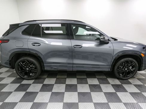 New 2026 Volkswagen Tiguan SE R-Line image 8