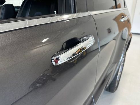 Used 2021 Jeep Grand Cherokee Overland AWD/4WD image 11