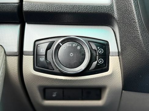 Used 2013 Ford Explorer XLT FWD image 27