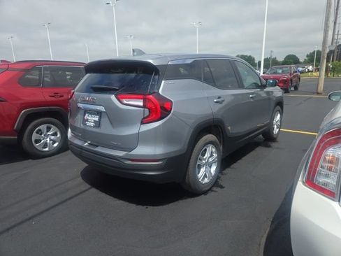 Used 2024 GMC Terrain SLE AWD/4WD image 6