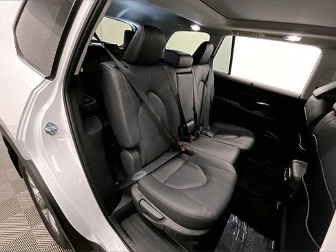 Used 2025 Toyota Grand Highlander AWD Hybrid image 23