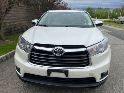 Used 2015 Toyota Highlander XLE AWD/4WD image 2