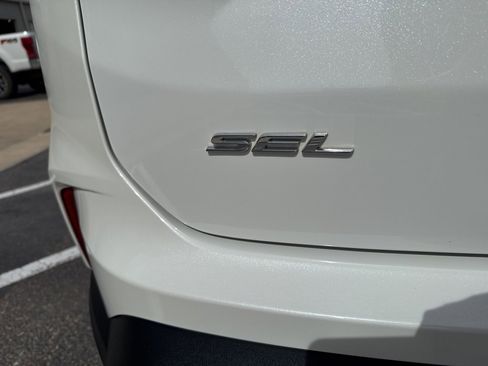 Used 2021 Ford Edge SEL w/ Convenience Package image 3