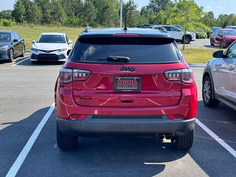 Used 2018 Jeep Compass Latitude w/ Popular Equipment Group AWD/4WD image 6