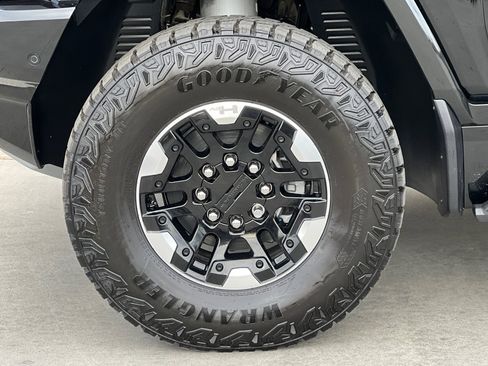 New 2025 GMC Hummer EV 3X w/ Extreme Off-Road Package image 27