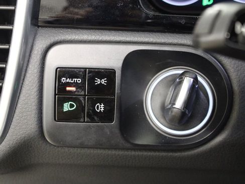 Certified 2020 Porsche Cayenne image 24