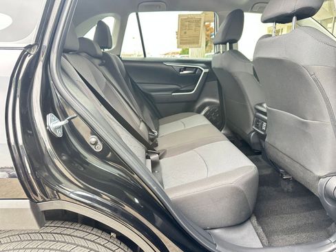 Used 2025 Toyota RAV4 XLE image 25